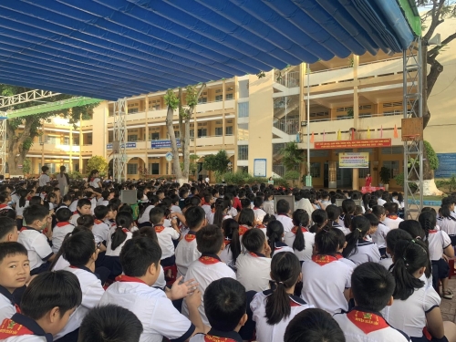 CHÀO CỜ TUẦN 15: SINH HOẠT CHỦ ĐIỂM THÁNG 12 – VÌ MÔI TRƯỜNG SỐNG AN TOÀN CHO TRẺ EM